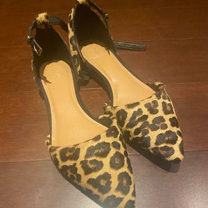 Crown Vintage Leopard Print flats size 8.5